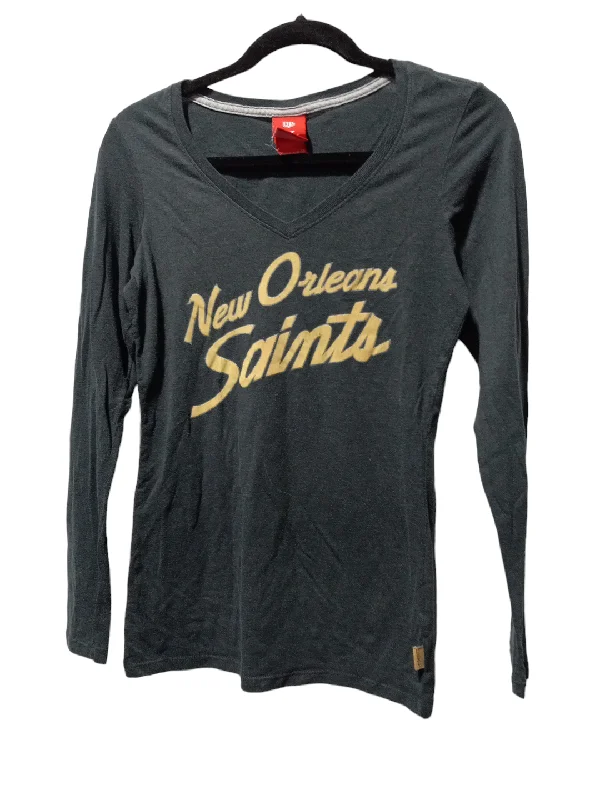 women's tops for those who want to stay cool and chic during warmer weatherTop Long Sleeve By Nike Apparel  Size: Xs