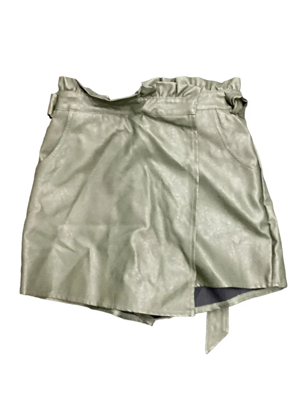 women's timeless shortsShorts By Clothes Mentor In Green, Size: M